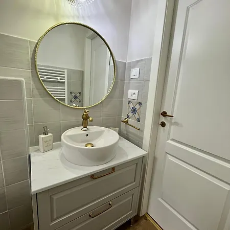 Ca Nell'umbertino - A 150 Mt Dalla Stazione Apartment