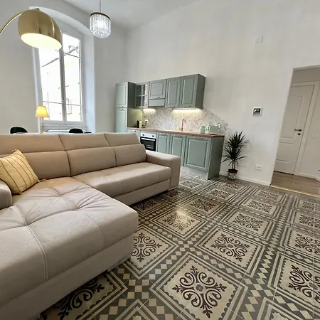 Ca Nell'umbertino - A 150 Mt Dalla Stazione Apartament La Spezia