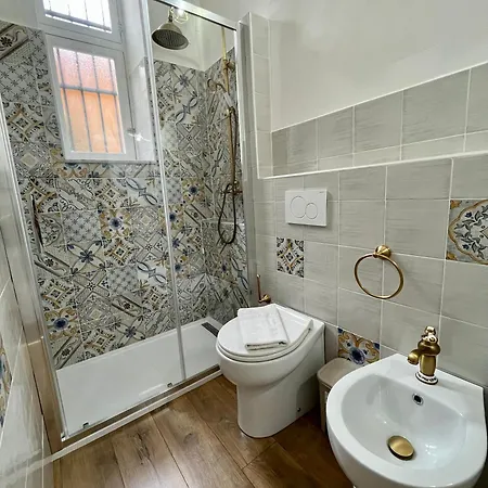 Apartament Ca Nell'umbertino - A 150 Mt Dalla Stazione La Spezia